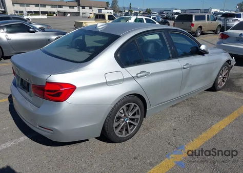 2016 BMW 320I z USA, uszkodzony, nr VIN WBA8E1G53GNU10328